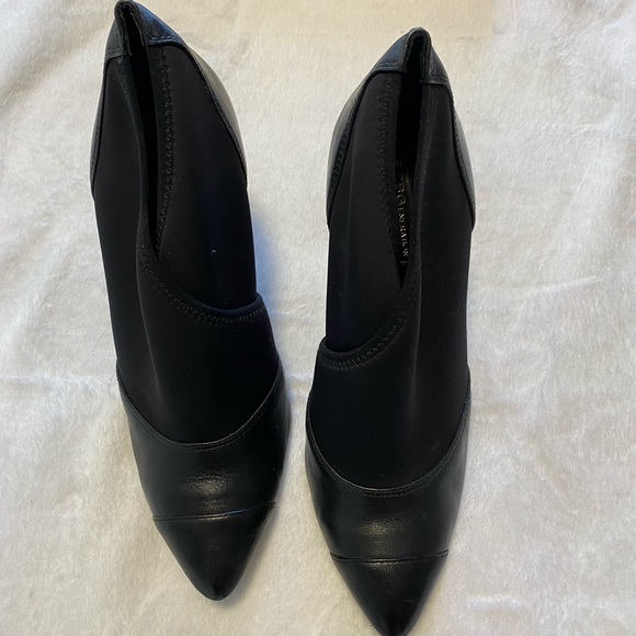 BCBG Leather/neoprene wrap heels SZ 8 - Picture 5 of 5